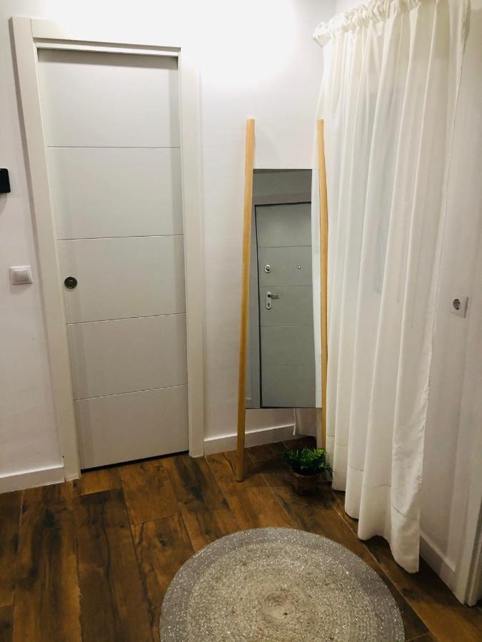 Petit Apartment Los Remedios Σεβίλλη Εξωτερικό φωτογραφία