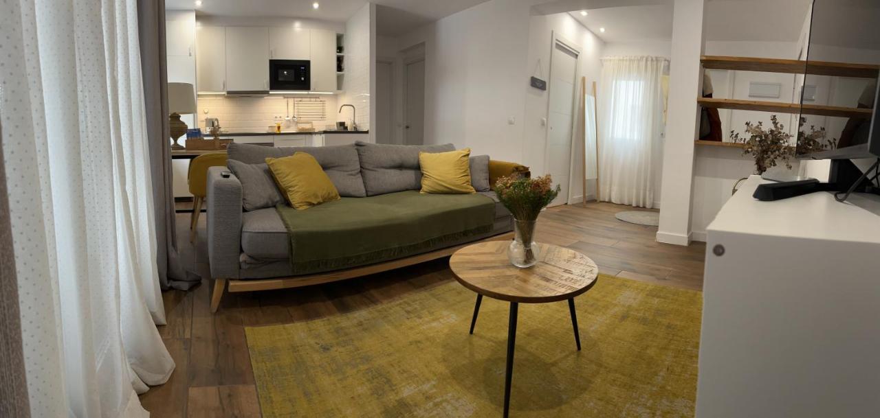Petit Apartment Los Remedios Σεβίλλη Εξωτερικό φωτογραφία